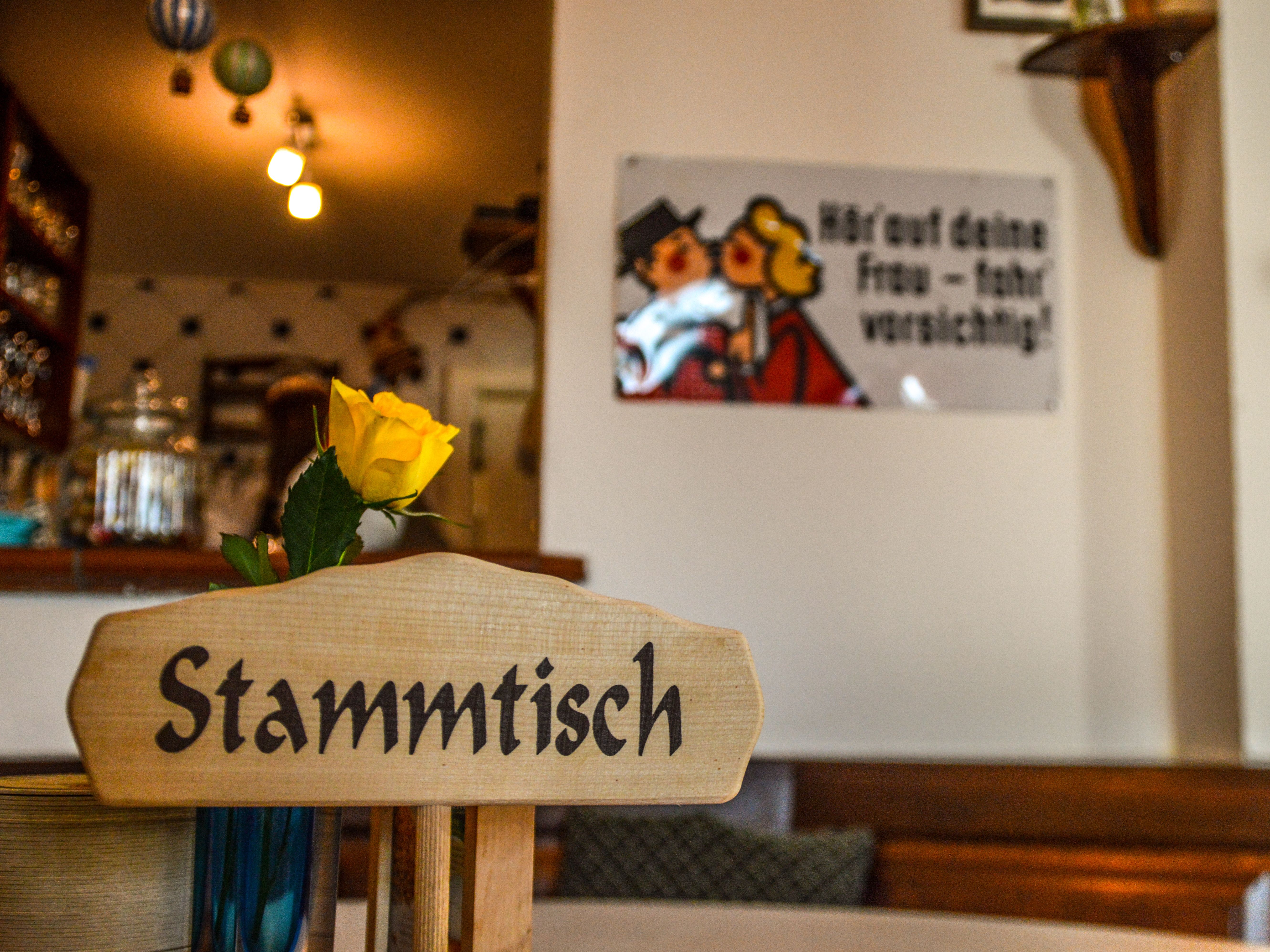 Innen: Stammtisch
