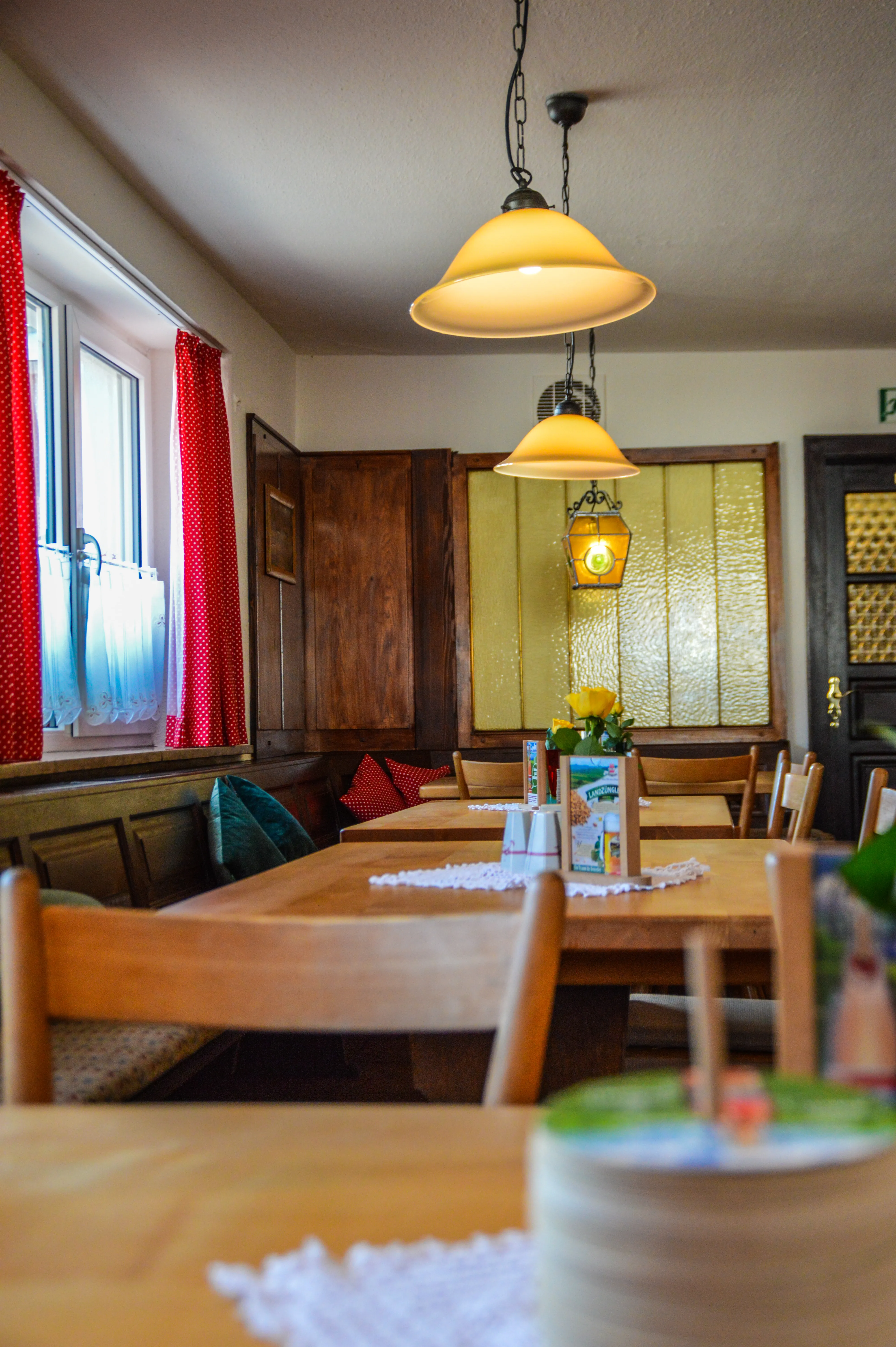 Innen: Tischdetail 3